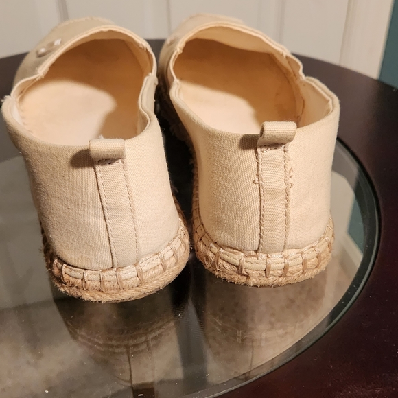 CROWN & IVY size  elephant-theme flat-heel loafers canvas. See note below. - Picture 4 of 7